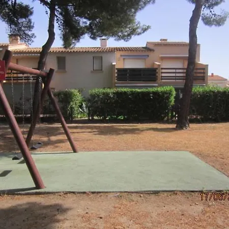 아파트 5 Personnes Dans Avec Piscine Et Tennis 아그