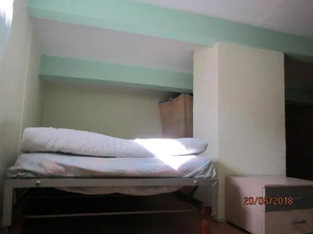 5 Personnes Dans Avec Piscine Et Tennis